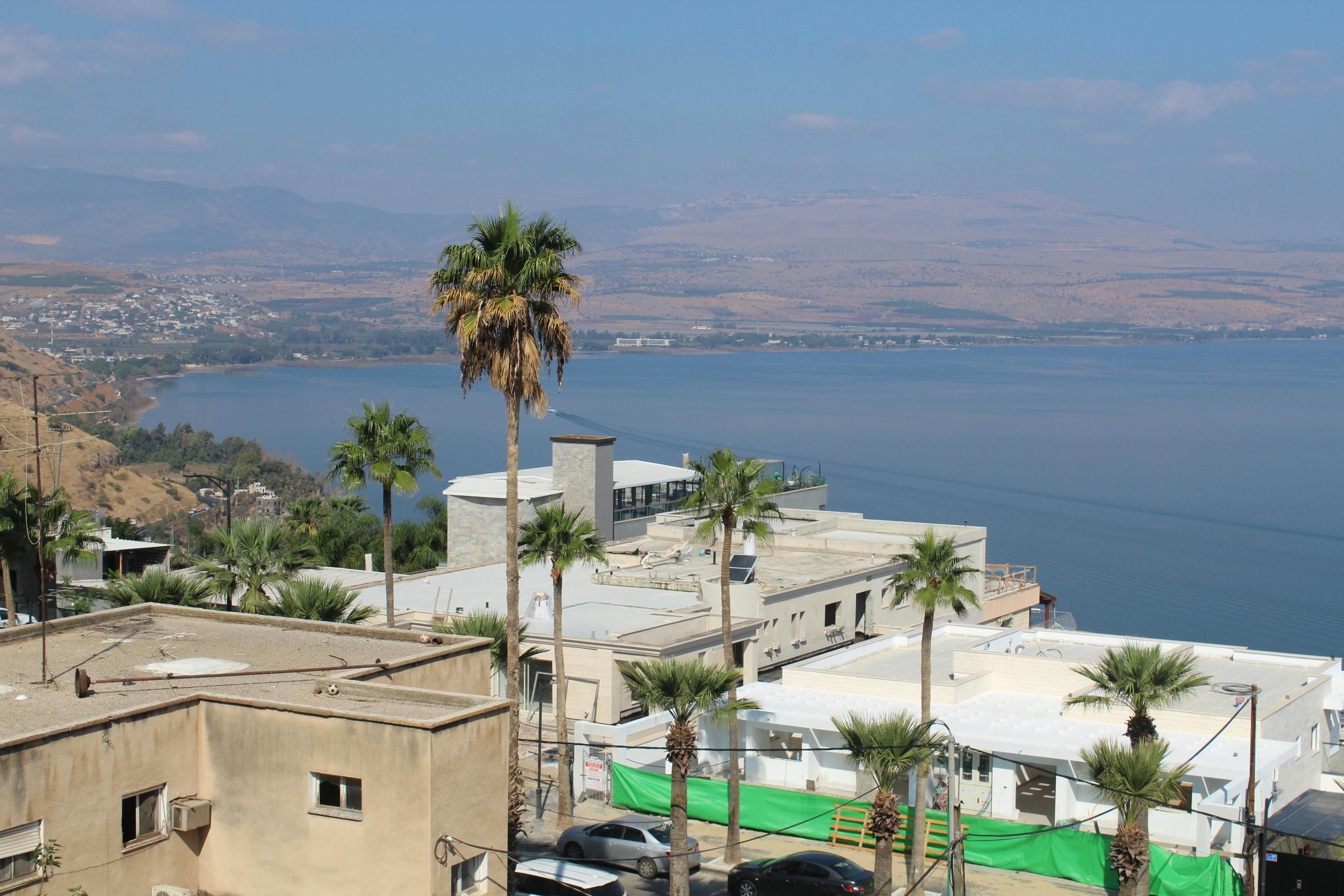 תמונה של צימר יוקרתי בטבריה עם נוף לכנרת ובריכה חיצונית מרהיבה